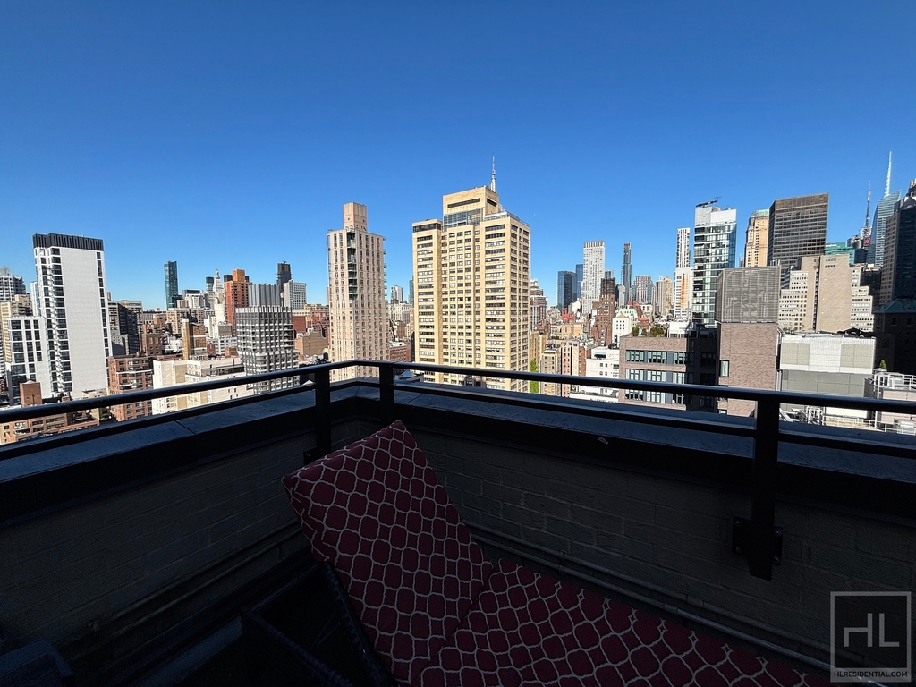 East 39th Street - Photo 10