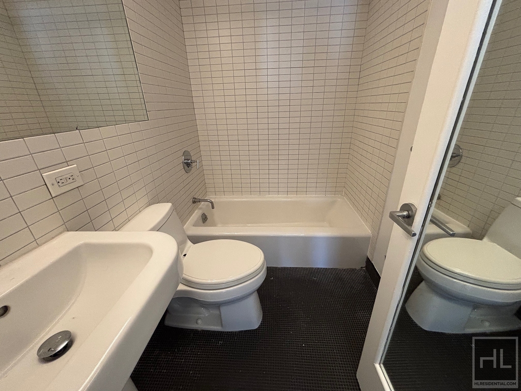 East 39th Street - Photo 11