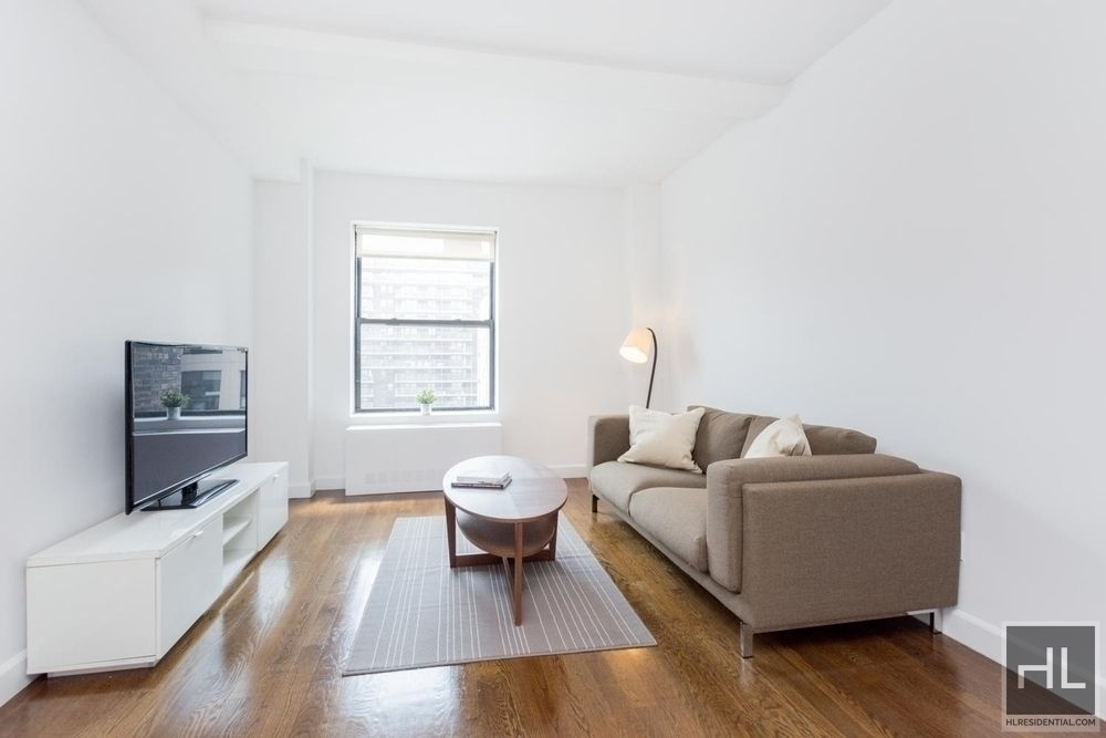 West 91st Street - Photo 2