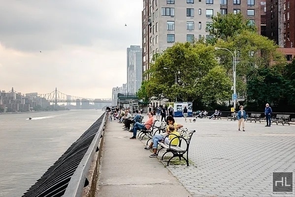 East 88th Street - Photo 4