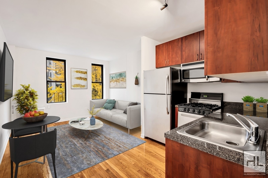 West 49th Street - Photo 1