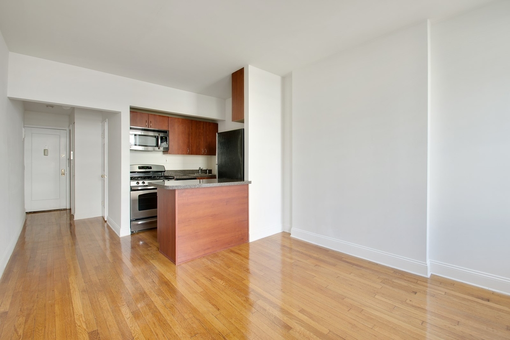 West 49th Street - Photo 2