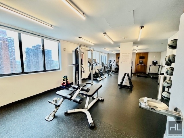 East 91st Street - Photo 3
