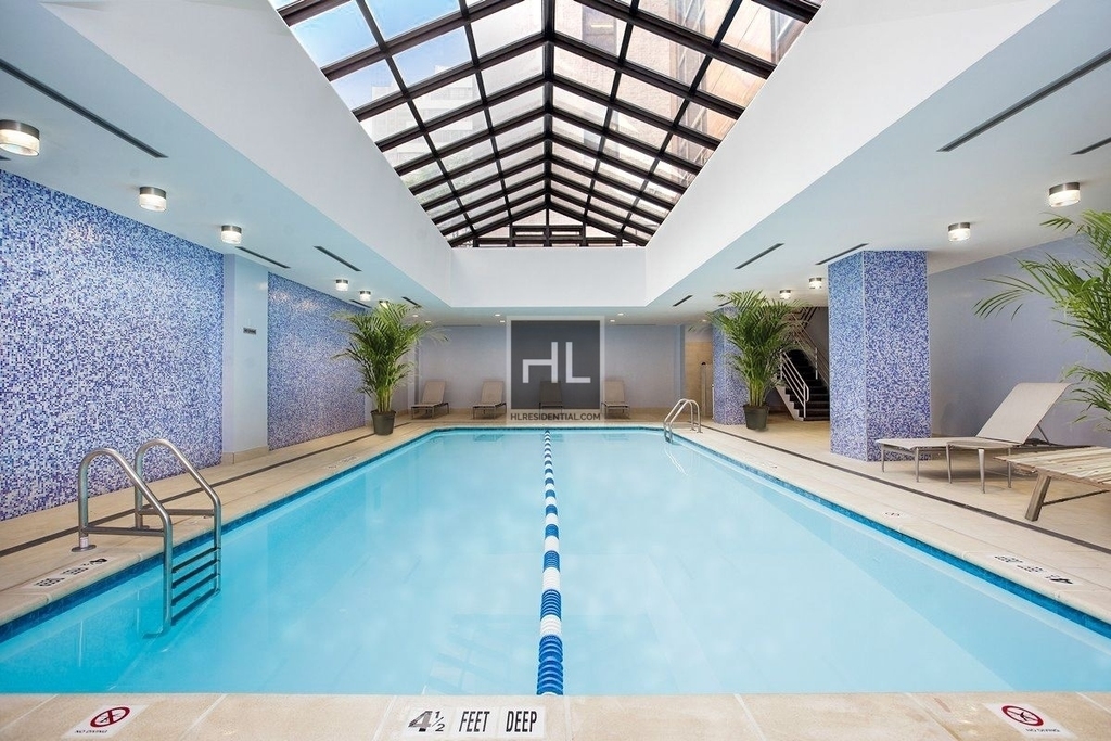 East 58th Street - Photo 7