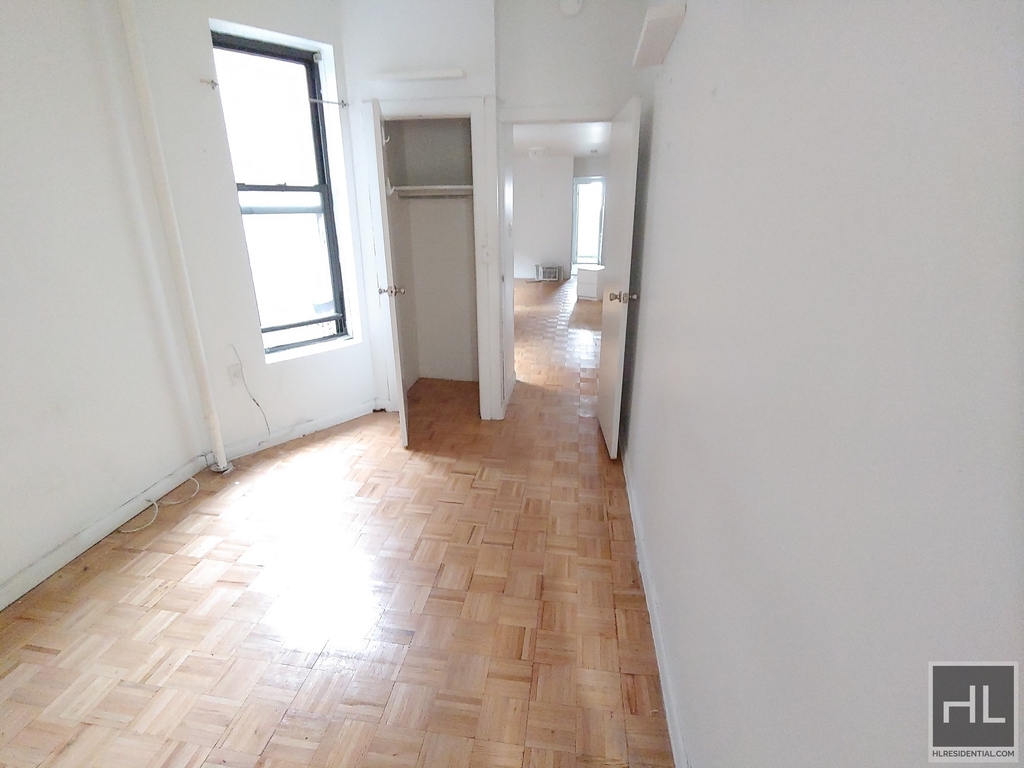 East 89 Street - Photo 2
