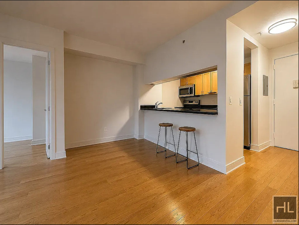 West 96 Street - Photo 2