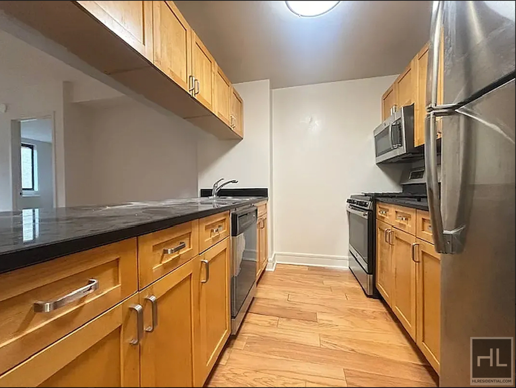 West 96 Street - Photo 3