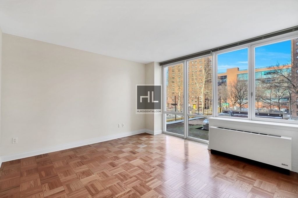 Lexington Avenue - Photo 3