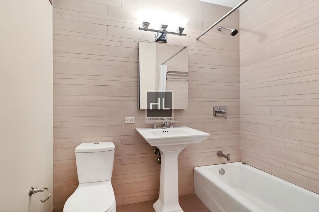 Lexington Avenue - Photo 2