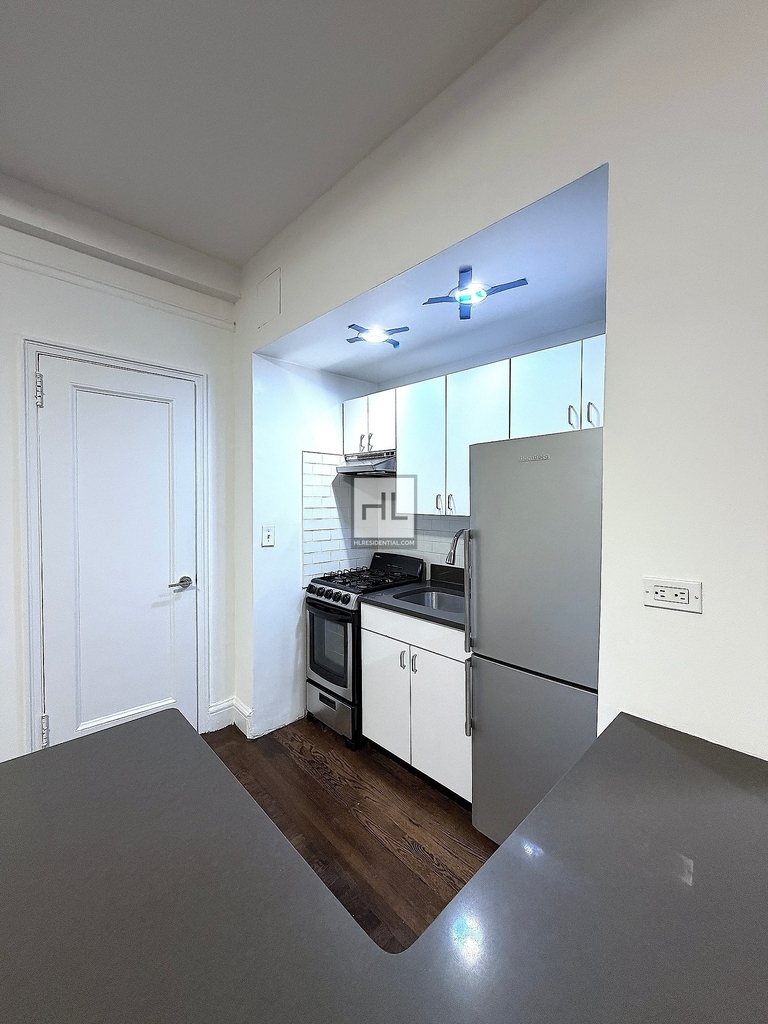 East 46th Street - Photo 1