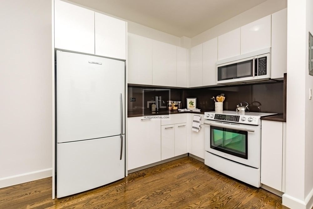 West 91st Street - Photo 0