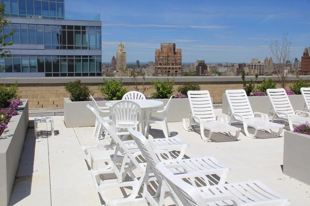 East 75th Street - Photo 4