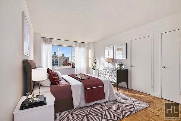 York Avenue - Photo 1