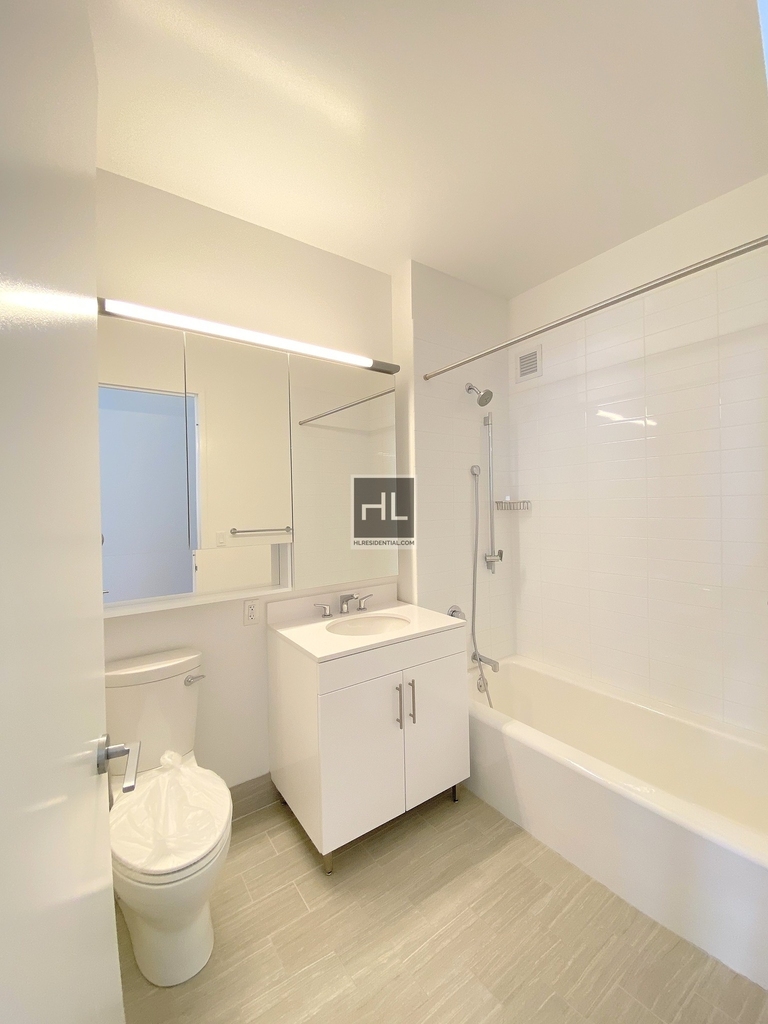 West 57th Street - Photo 8