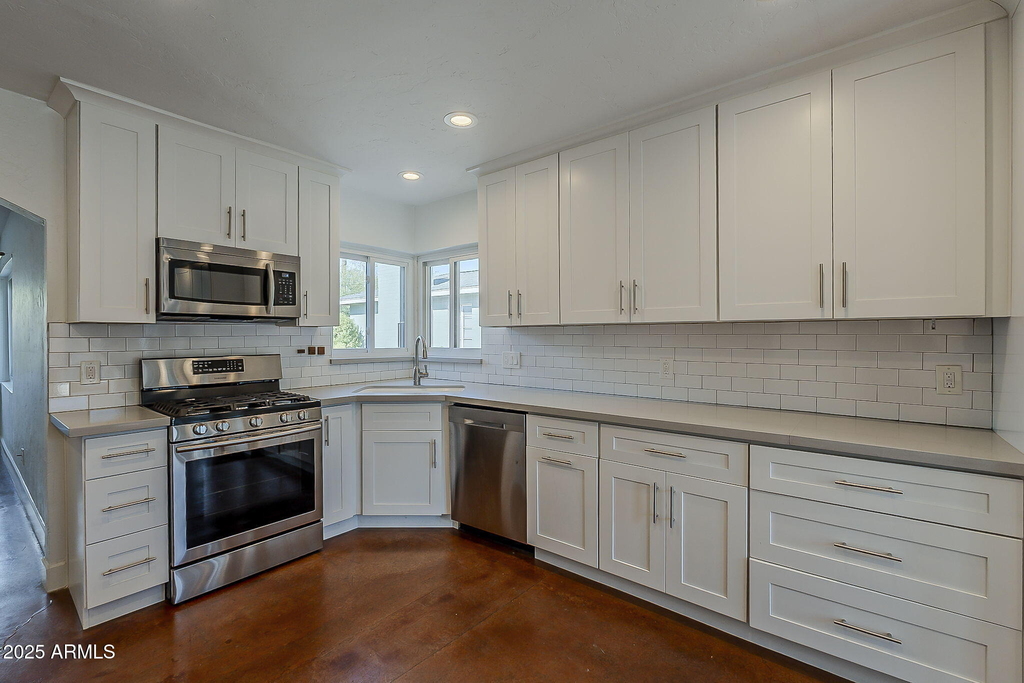 331 W Edgemont Avenue - Photo 14