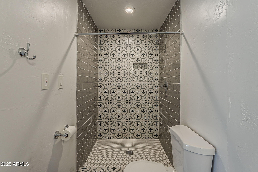 331 W Edgemont Avenue - Photo 54