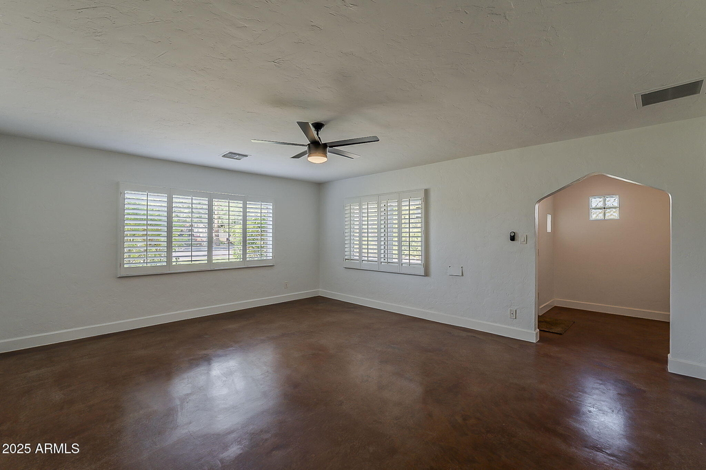 331 W Edgemont Avenue - Photo 5