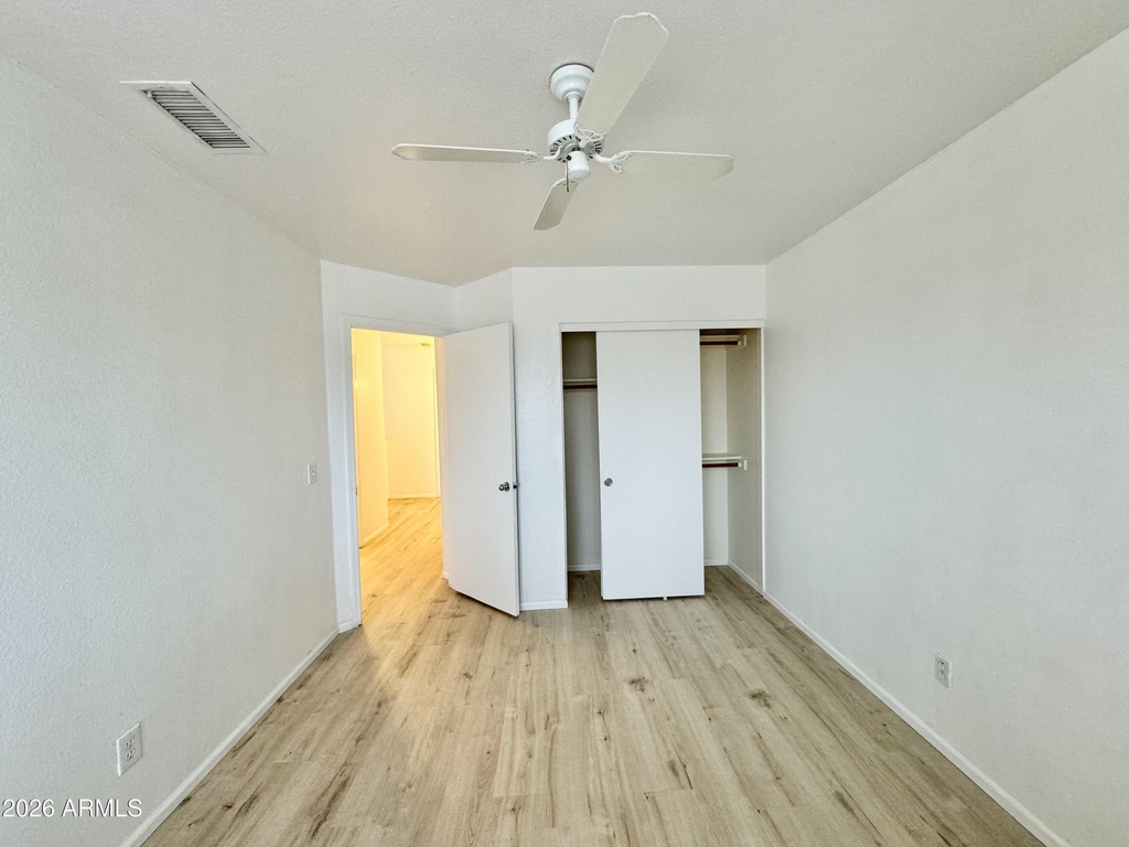 3040 E Wahalla Lane - Photo 17