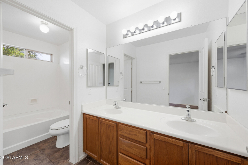 17137 W Port Royale Lane - Photo 17