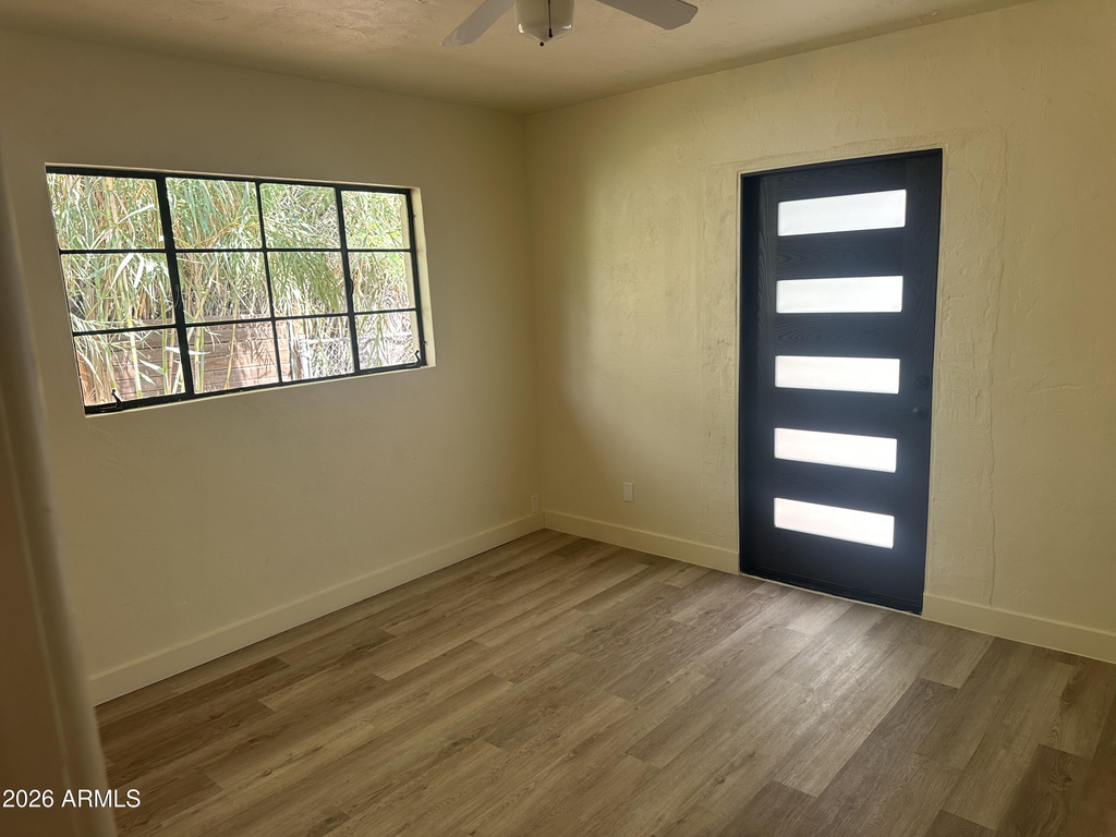 1324 E Hall Street - Photo 6
