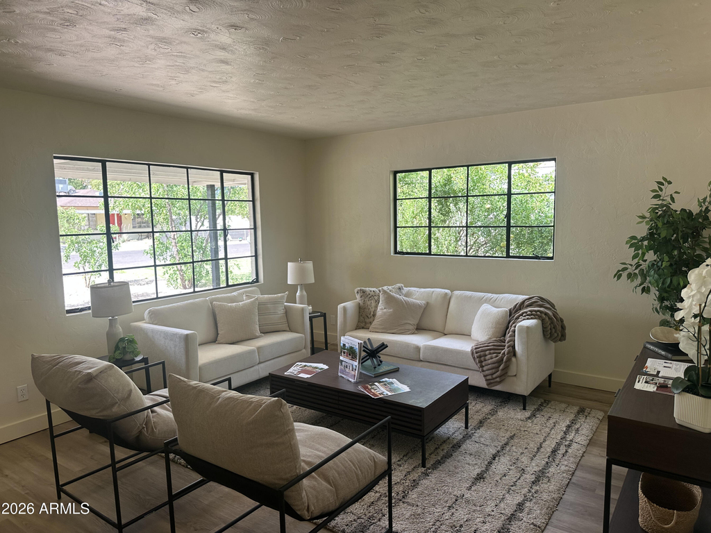 1324 E Hall Street - Photo 4