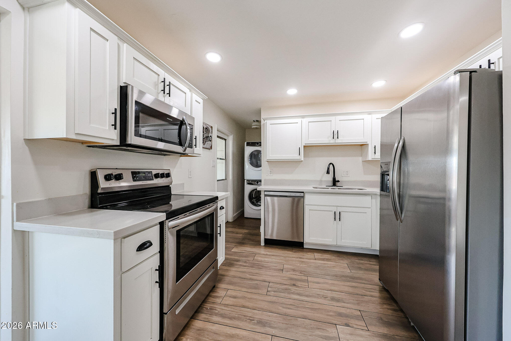 3813 W Meadowbrook Avenue - Photo 8