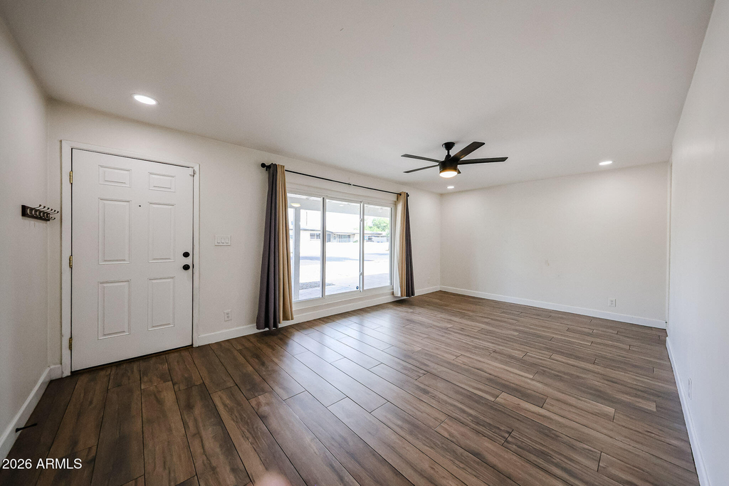 3813 W Meadowbrook Avenue - Photo 2