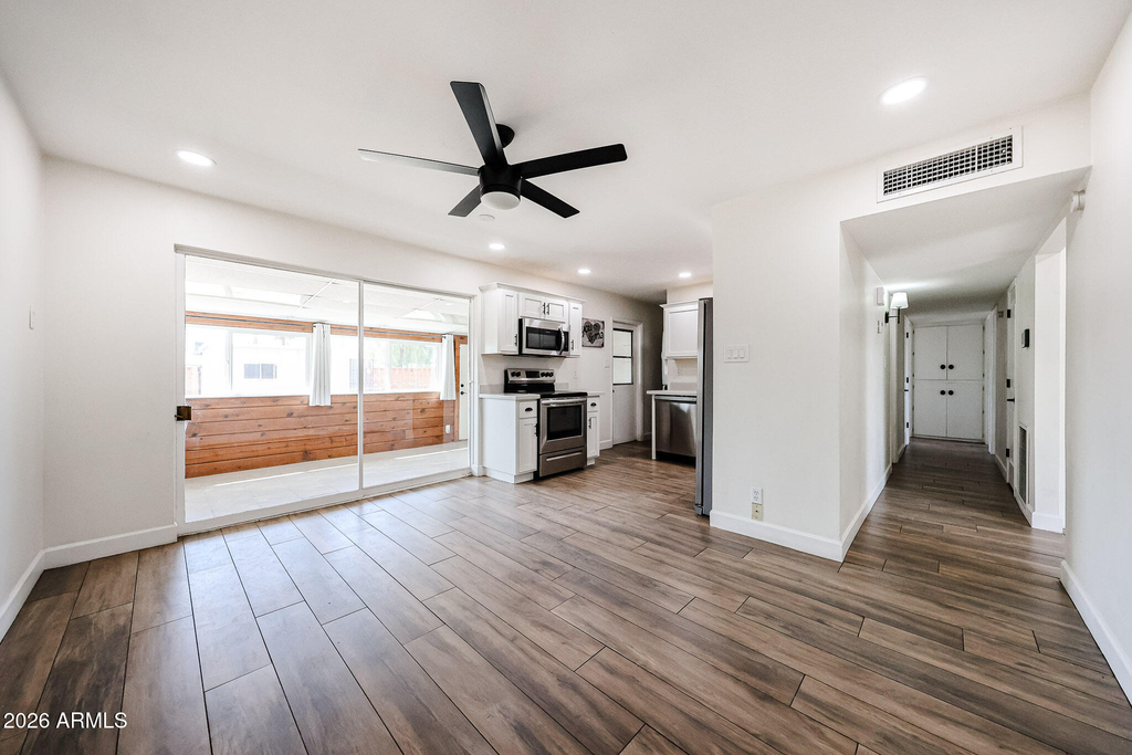 3813 W Meadowbrook Avenue - Photo 6