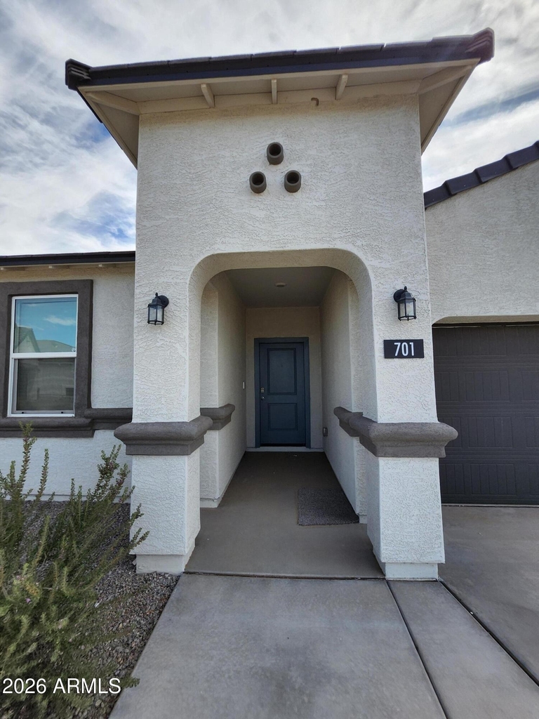 701 N 13th Place - Photo 4