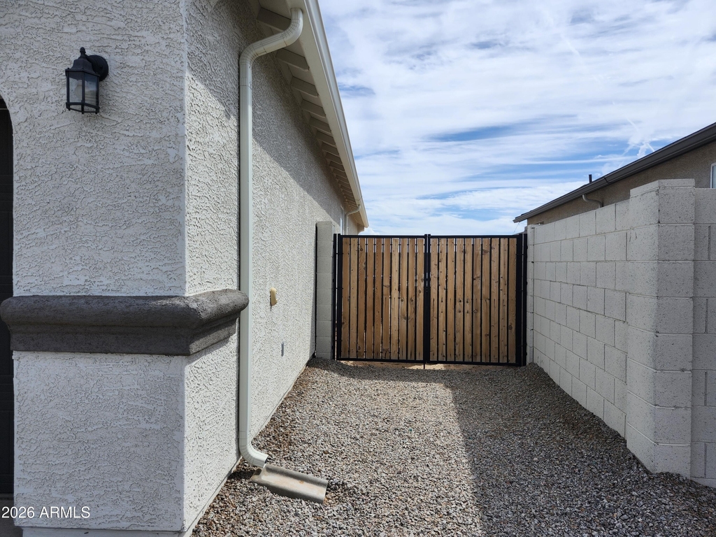 701 N 13th Place - Photo 3