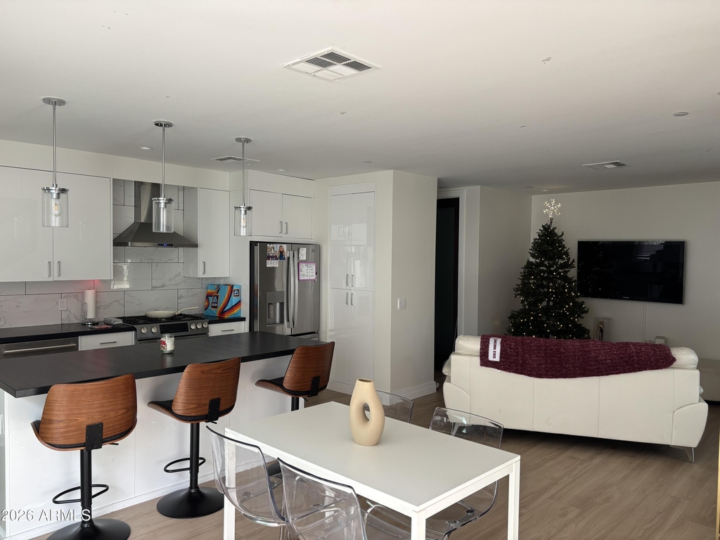 506 S Hardy Drive - Photo 4
