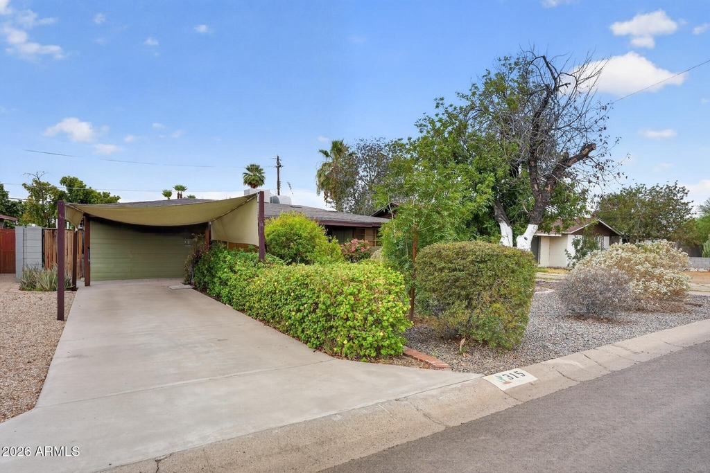 315 W Glenrosa Avenue - Photo 13