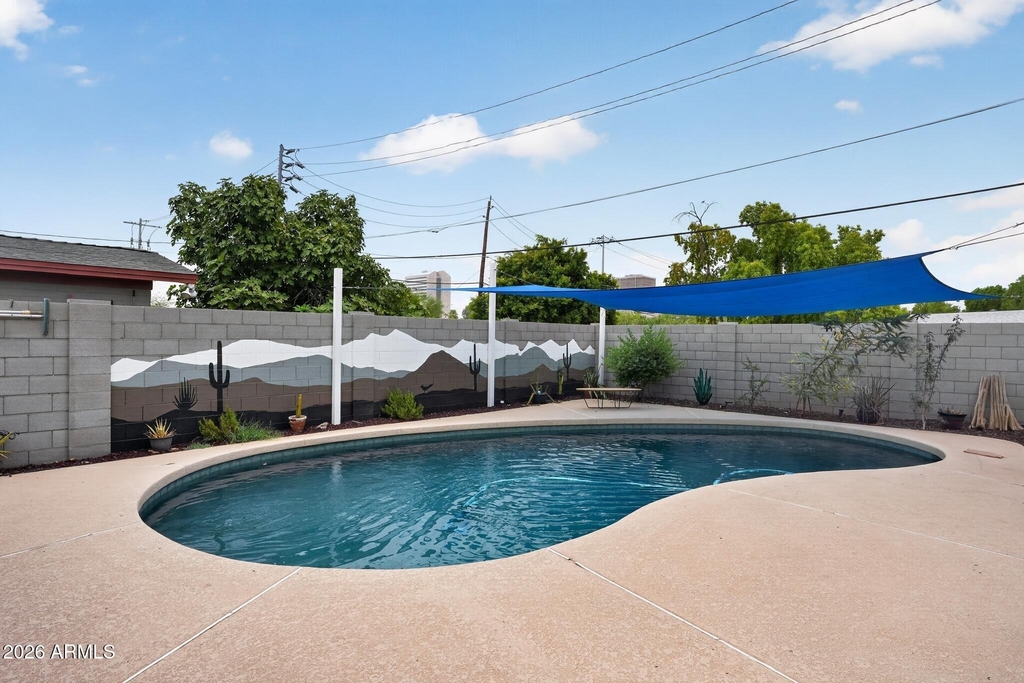 315 W Glenrosa Avenue - Photo 3