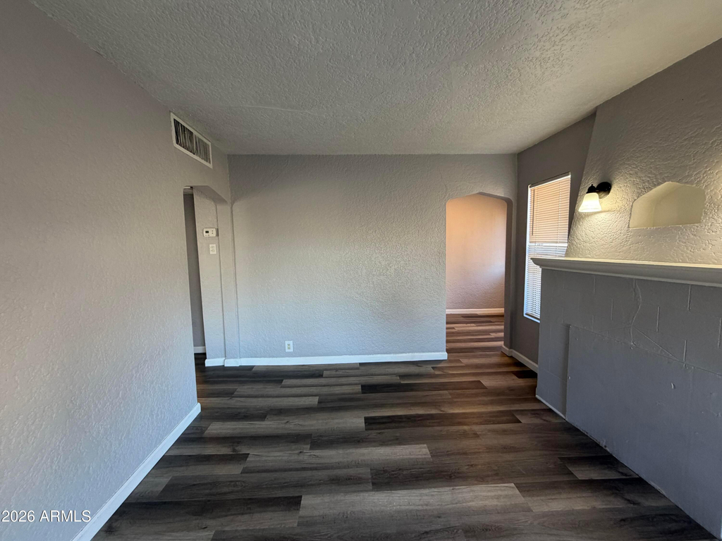 1833 E Harvard Street - Photo 0