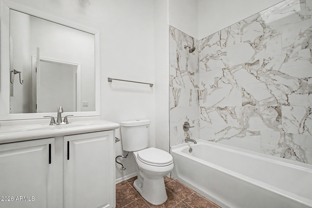 2241 E Pinchot Avenue - Photo 24