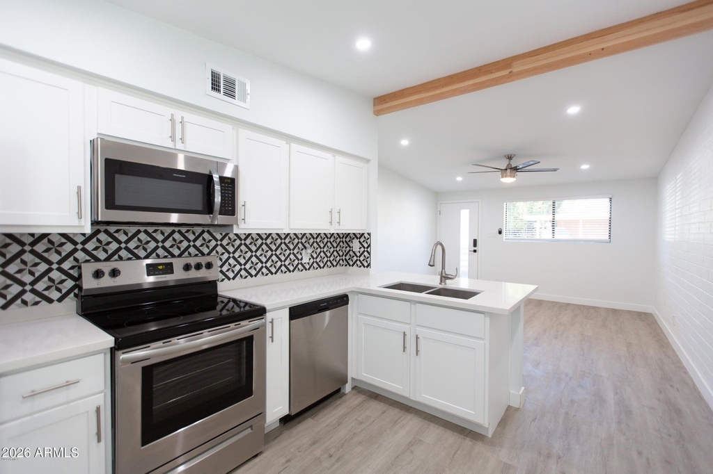 1605 E Montebello Avenue - Photo 5