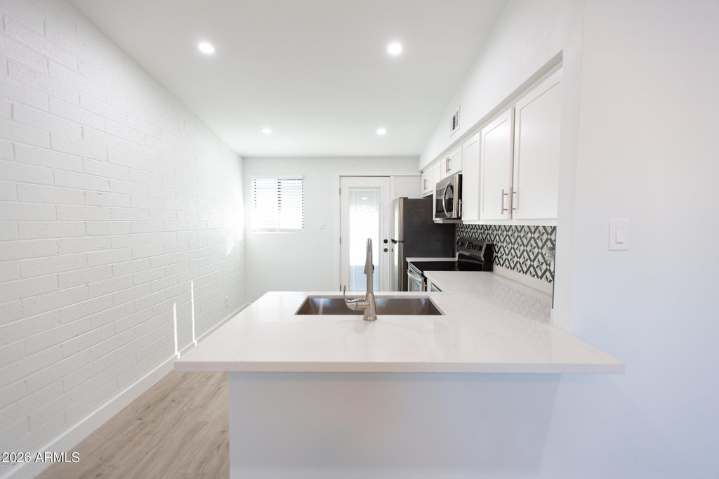 1605 E Montebello Avenue - Photo 11