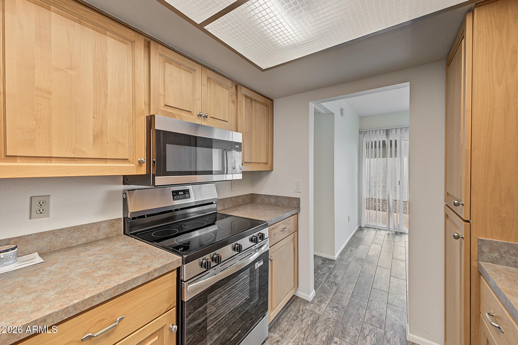 932 E Michigan Avenue - Photo 3