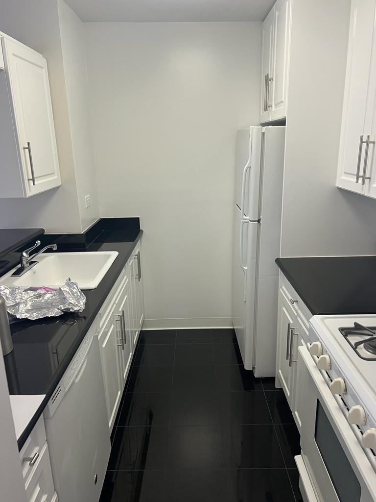 East 71st Street - Photo 0