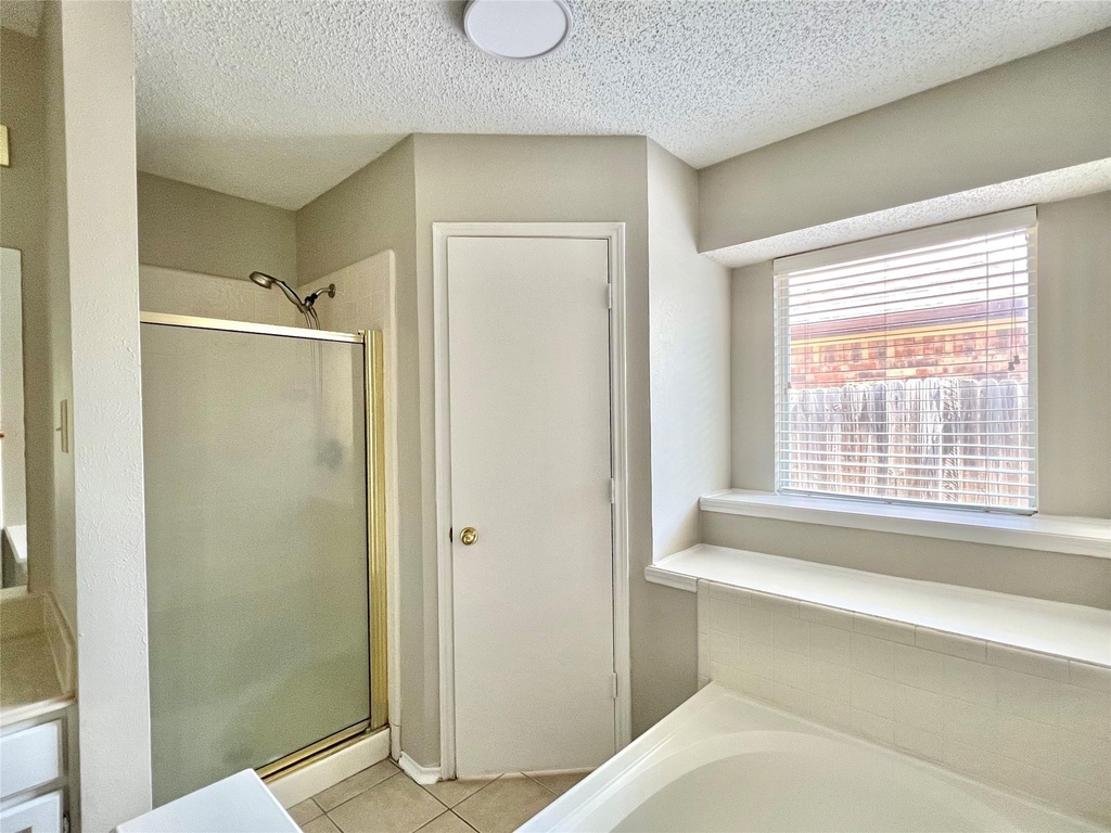 2735 Wentworth Drive - Photo 29