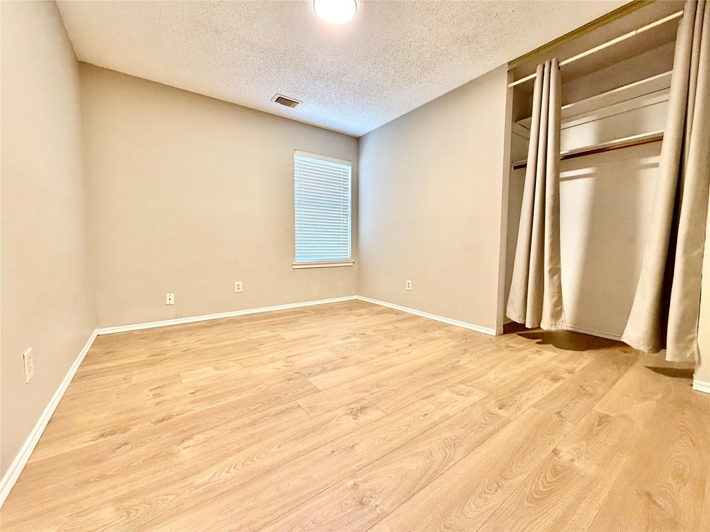 2735 Wentworth Drive - Photo 33