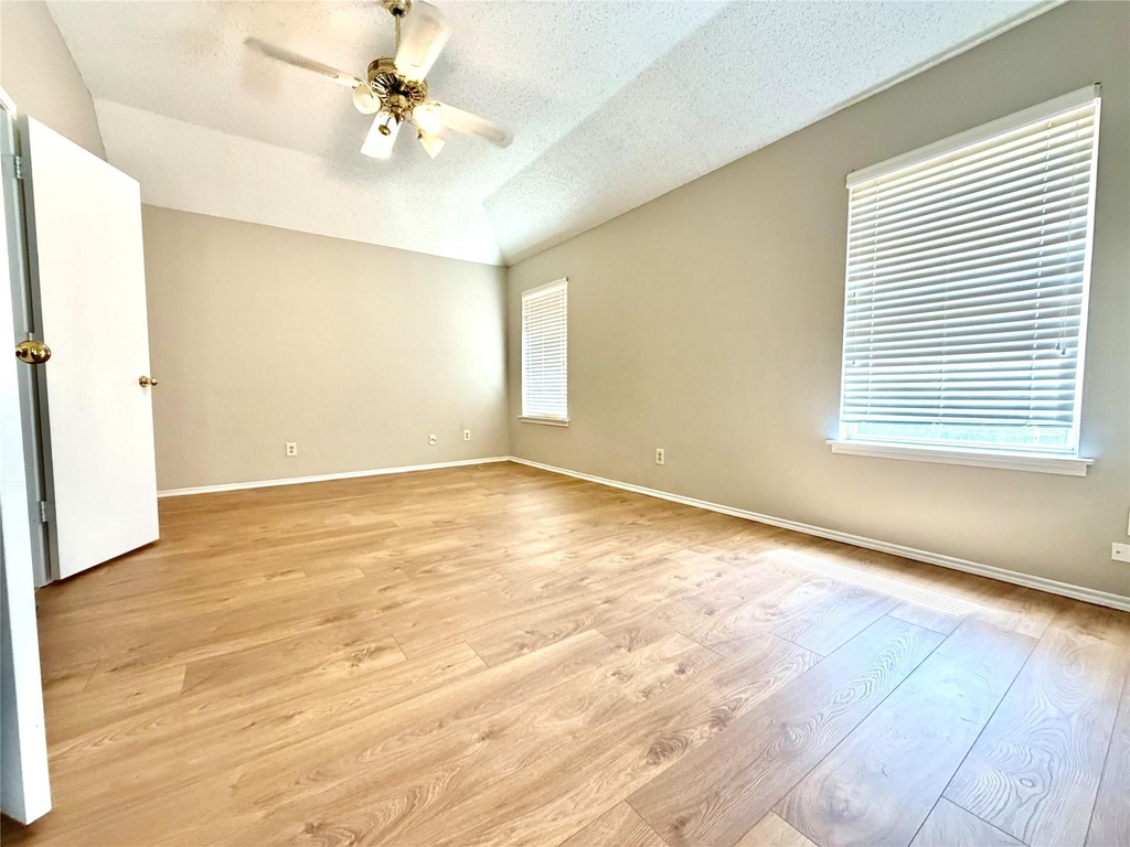 2735 Wentworth Drive - Photo 26