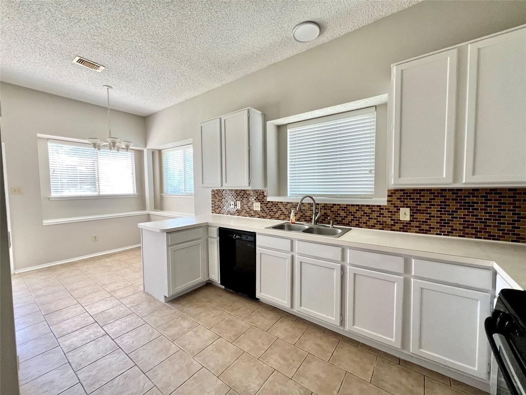 2735 Wentworth Drive - Photo 17