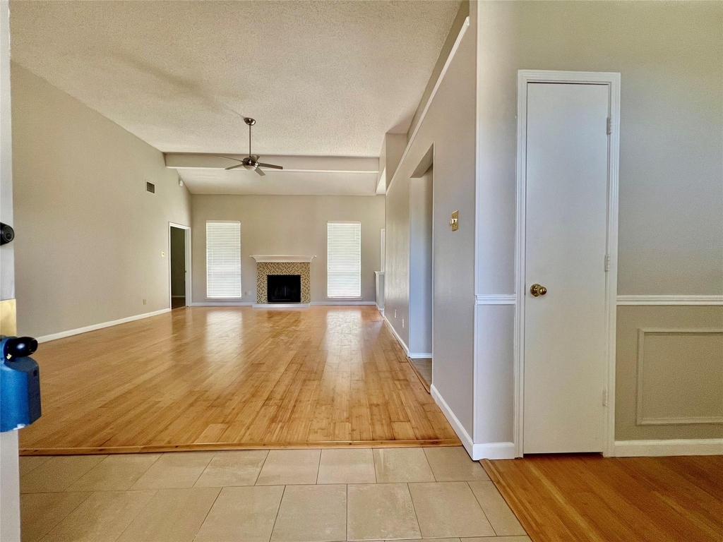 2735 Wentworth Drive - Photo 2