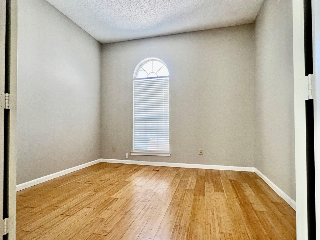 2735 Wentworth Drive - Photo 14