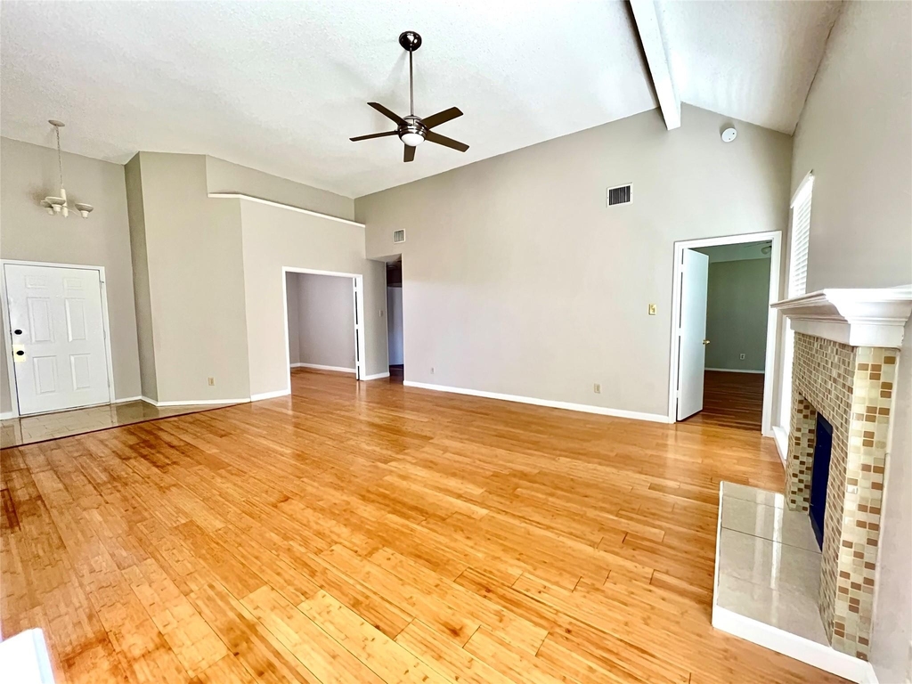 2735 Wentworth Drive - Photo 12