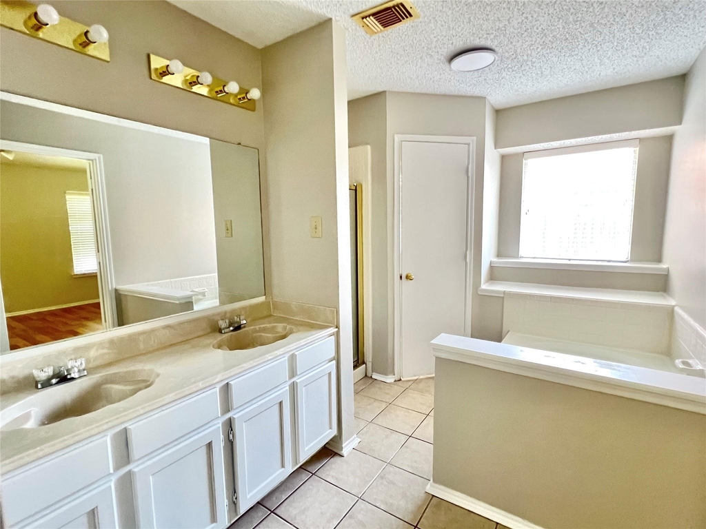 2735 Wentworth Drive - Photo 28