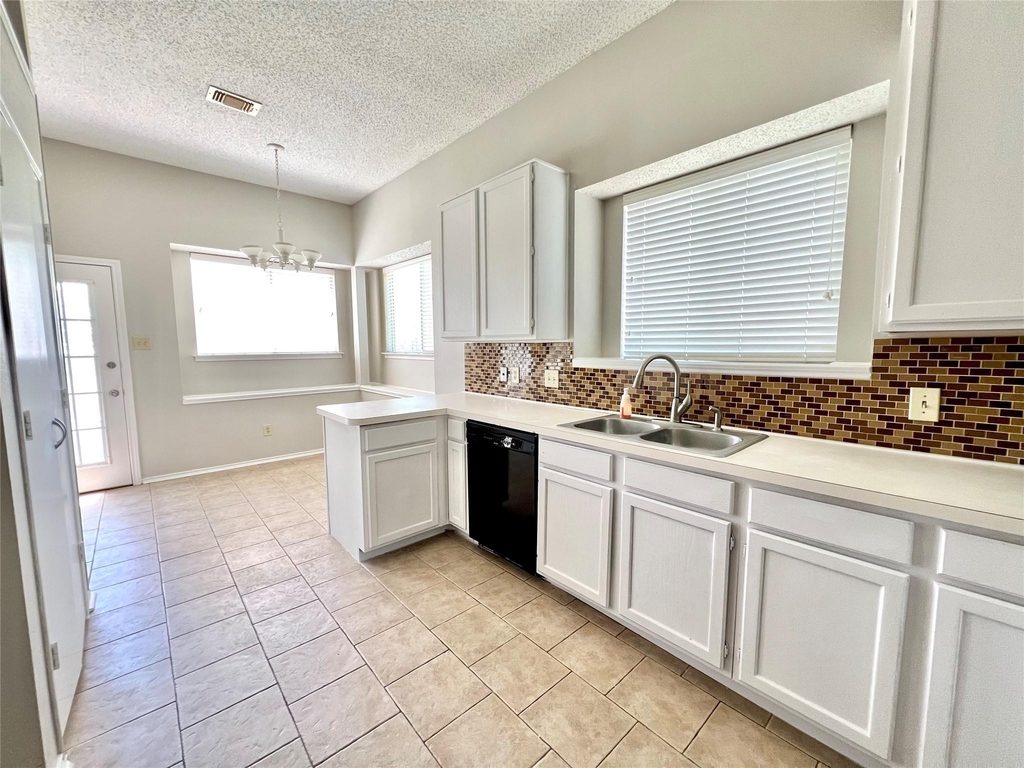 2735 Wentworth Drive - Photo 19