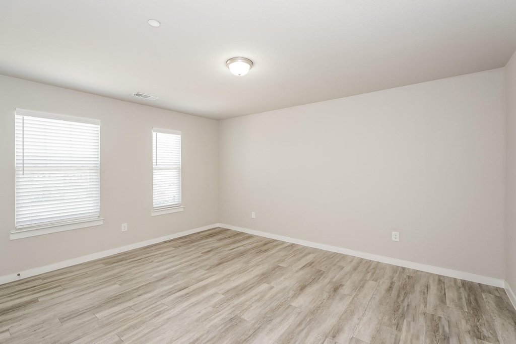 615 Sophia Way - Photo 11