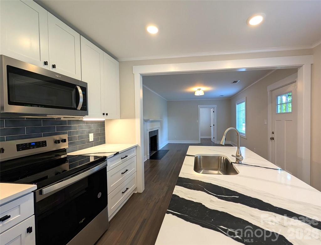 2445 Morton Street - Photo 3